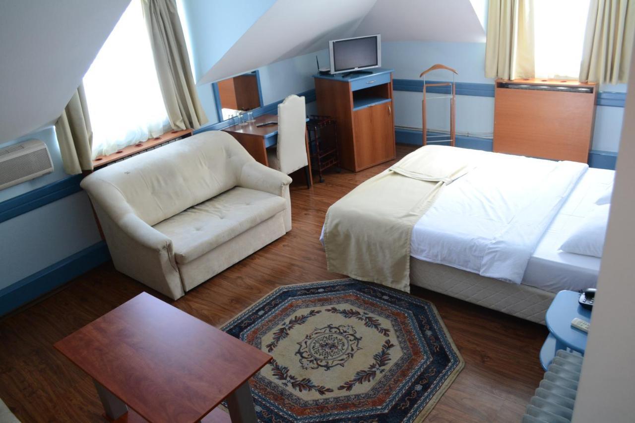 Hotel Tomce Sofka Skopje Exterior photo